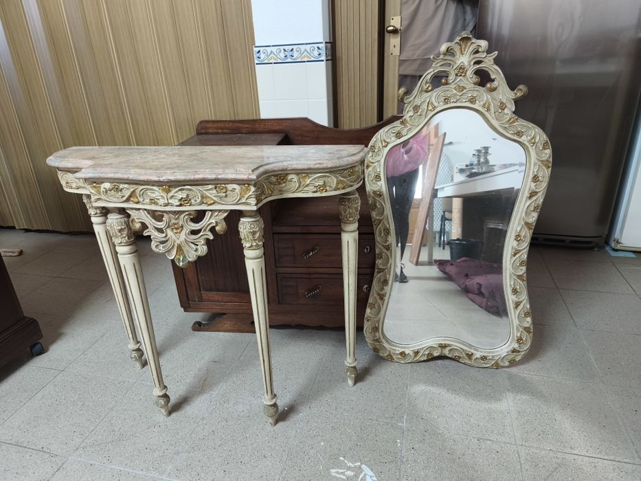 Credência com espelho