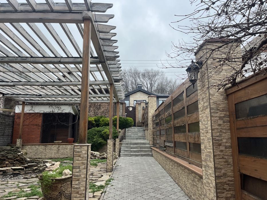 Продам ДОМ. на ж/м ПОБЕДА-3 , с ремонтом