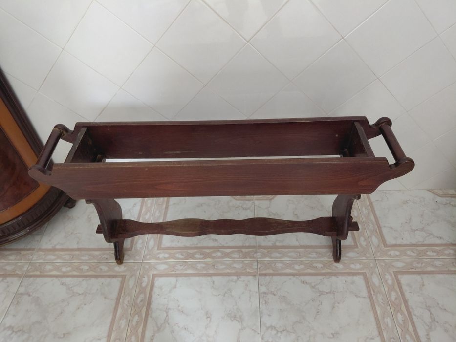 VENDO Peça Decorativa em Madeira