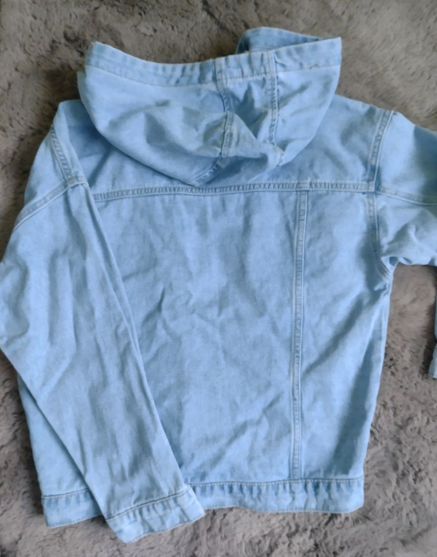 Продам джинсову куртку з капюшоном р.155-165