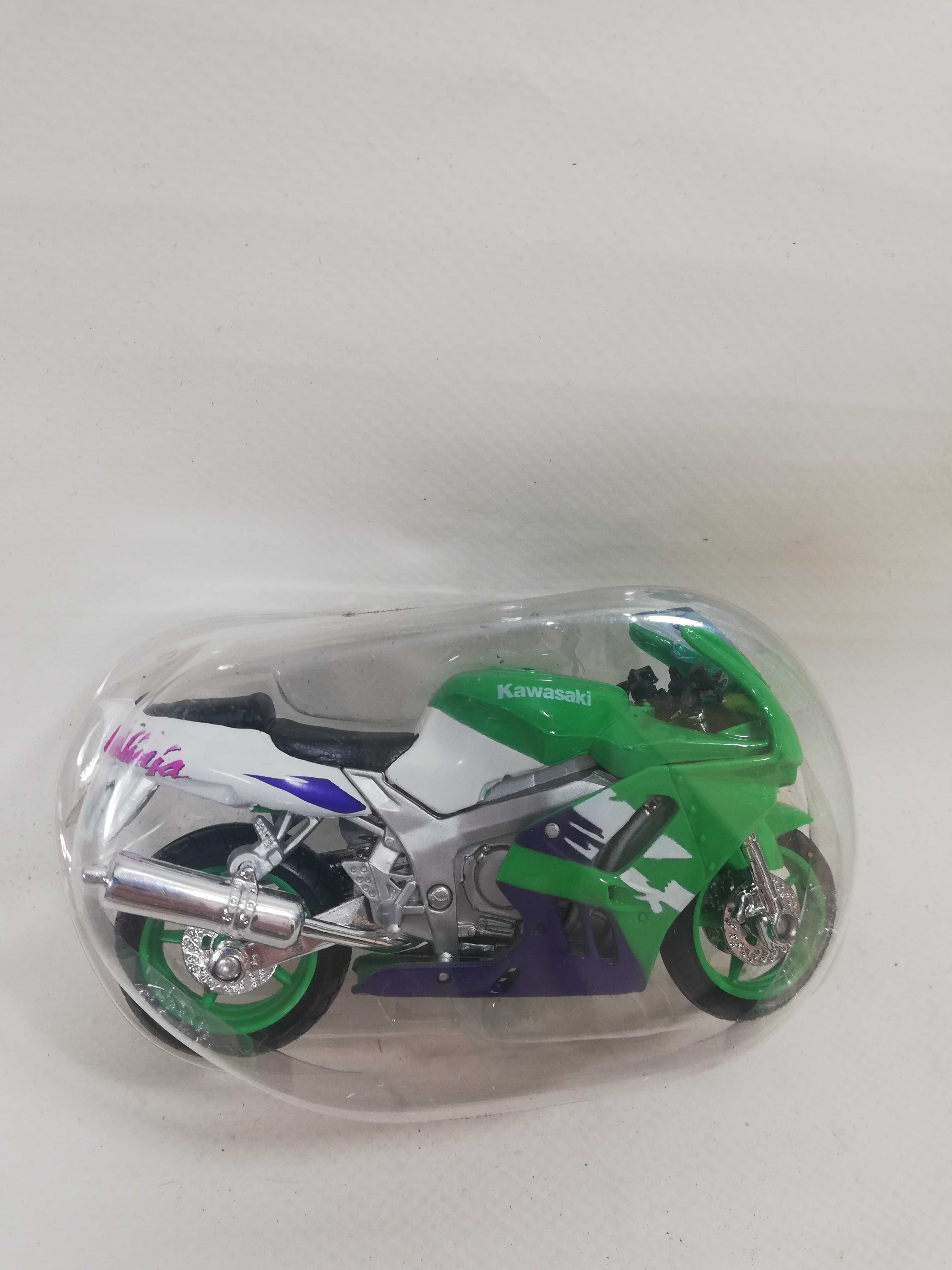 Kawasaki Ninja ZX-12R - Maisto 1:18