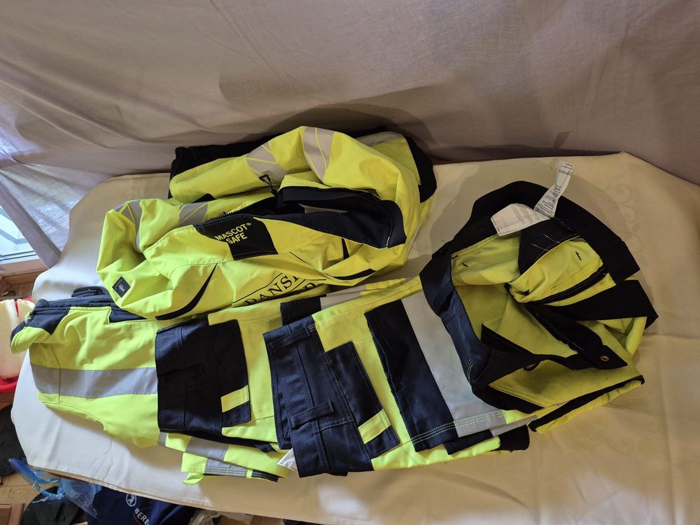 Kurtka zimowa soft shell + 3 pary spodni