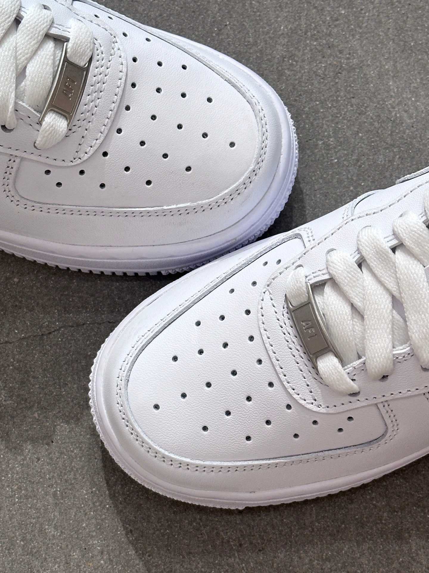 Biały\NikeAirForce1*Low^TBTSM|nowy UnisexTrampki.42