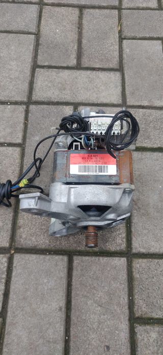 Двигатель стиральной машины Whirlpool C.E.SET. MCA 45/64-148 ALB 1