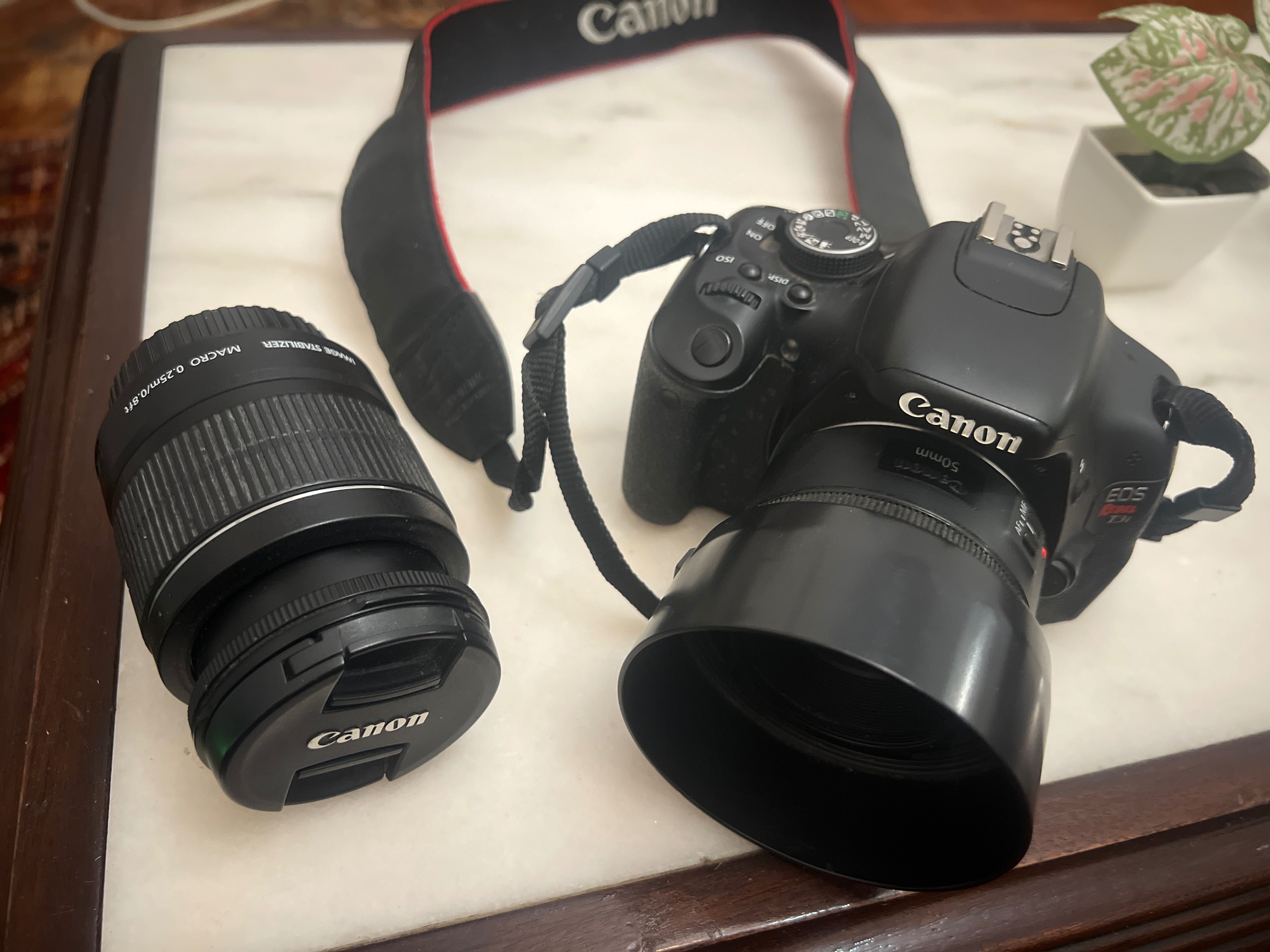 Câmara T3i com duas lentes