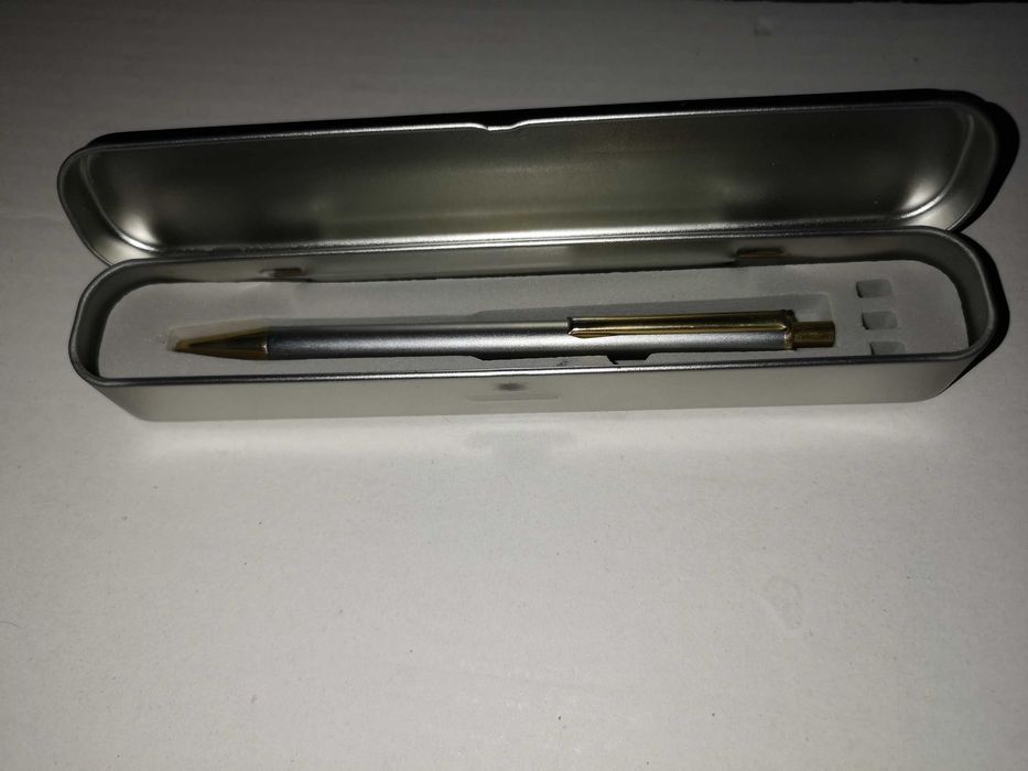 Długopis damski z etui.