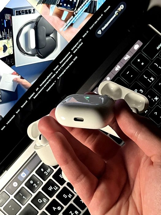 Магазин б/у Кейс AirPods 4 A3058 A3050 A3053 Оригинал