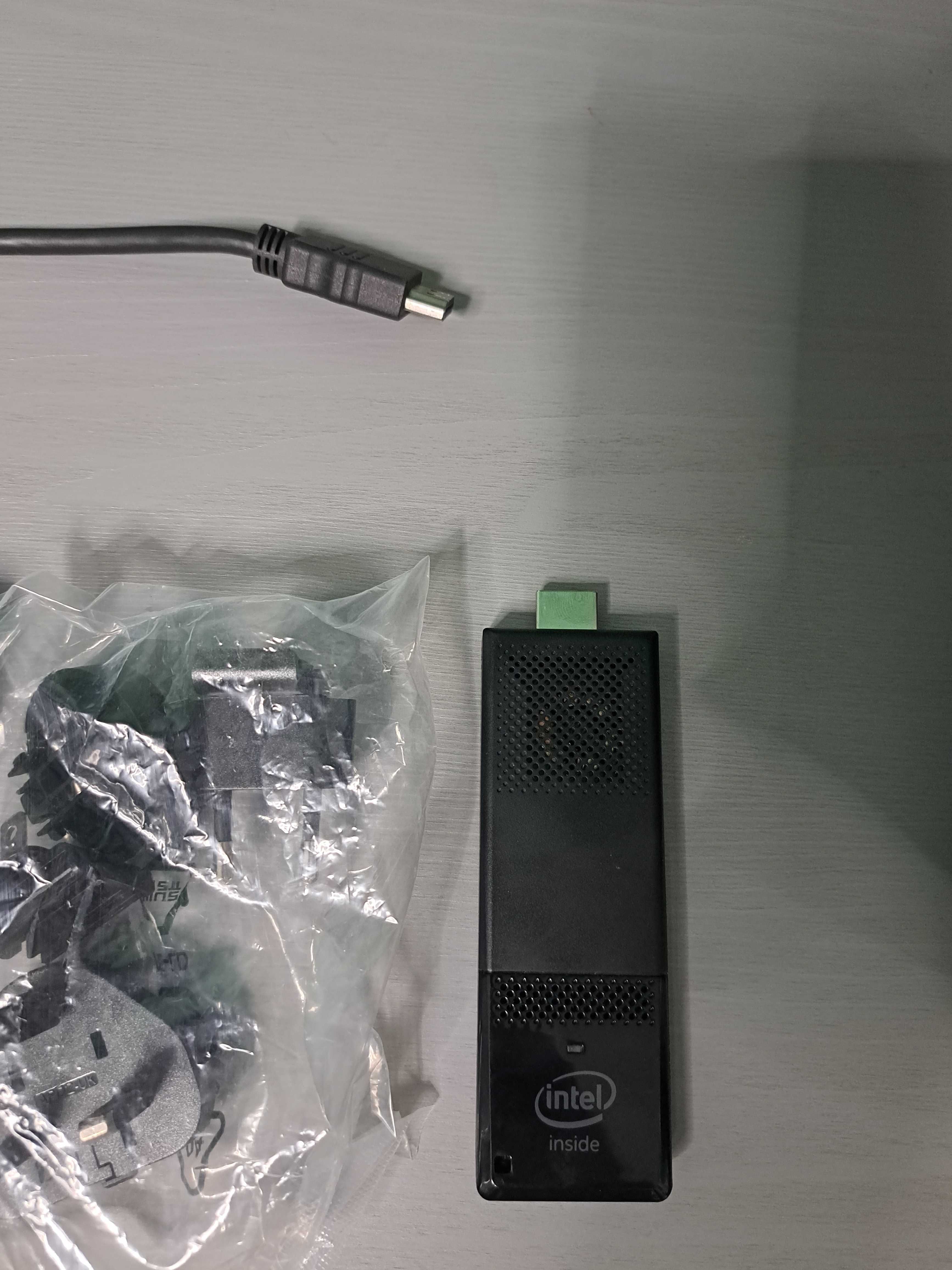 Komputer Intel Compute Stick STK1AW32SC #1