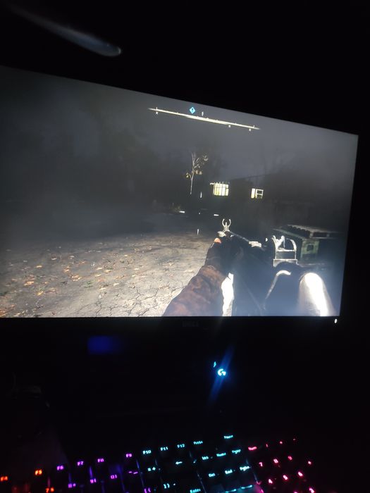 ПК тянет любые игры на высоких i5 6600 + 1070 8gb+ssd 256 16 ddr4