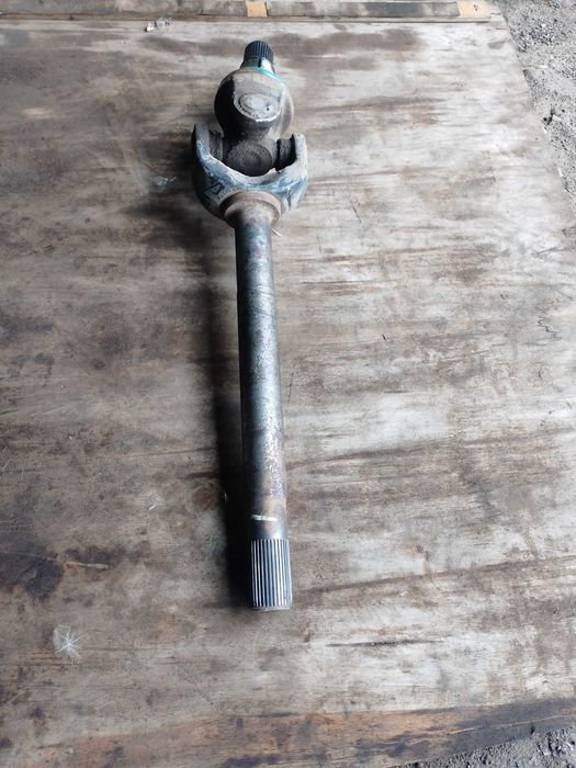 Піввісь передня ліва FORD F-550