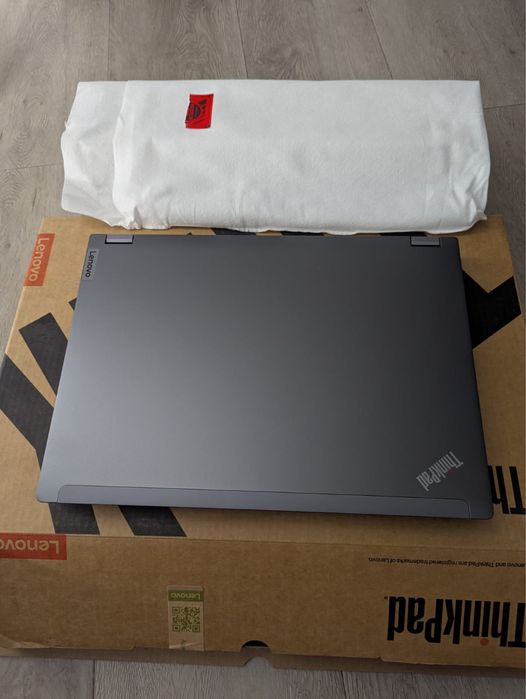 Workstation Lenovo Thinkpad P16 Gen 2 i7-14700HX 32/1TB RTX2000 8gb