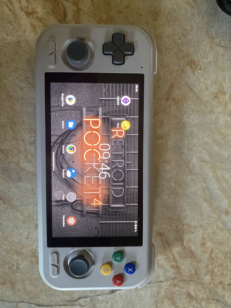 Портативна ігрова приставка RETROID RP4PRO