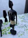 Estatuas africanas em madeira