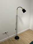 Lampa podlogowa czarna