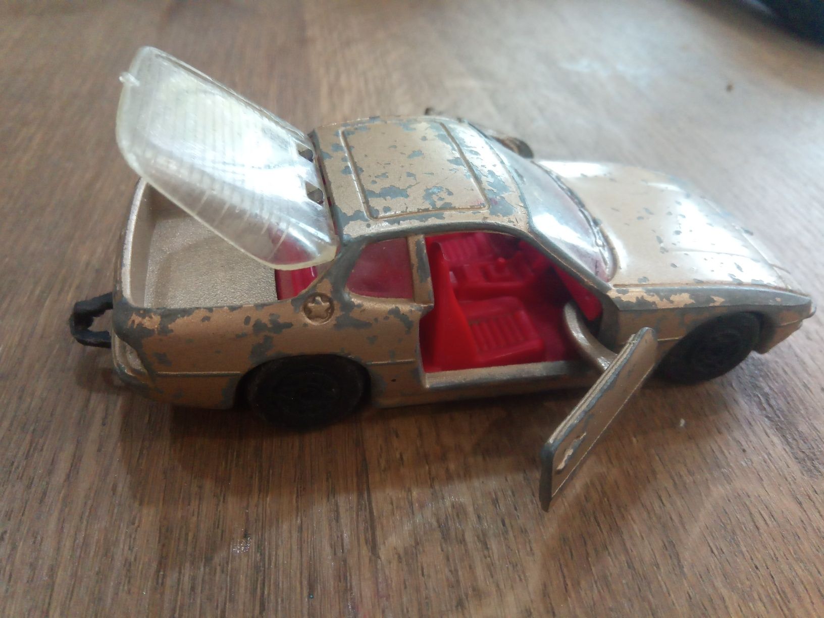 Autko Corgi Porsche 924 vintage kolejcjonerskie