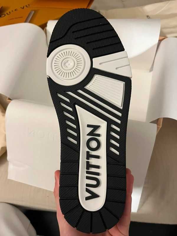 Louis Vuitton LowLvTrainerBlack Oryglnał Nowe Trampki Dowóɖ zakupu 43