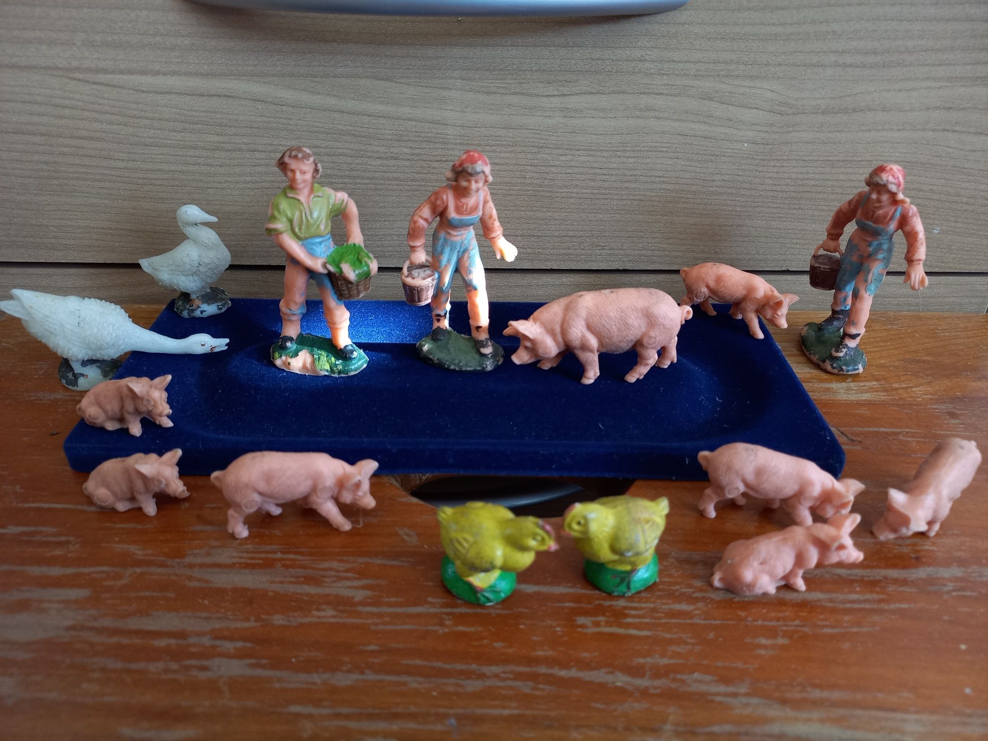 Figurki stare na makietę trzoda świnie zwierzęta gospodarskie