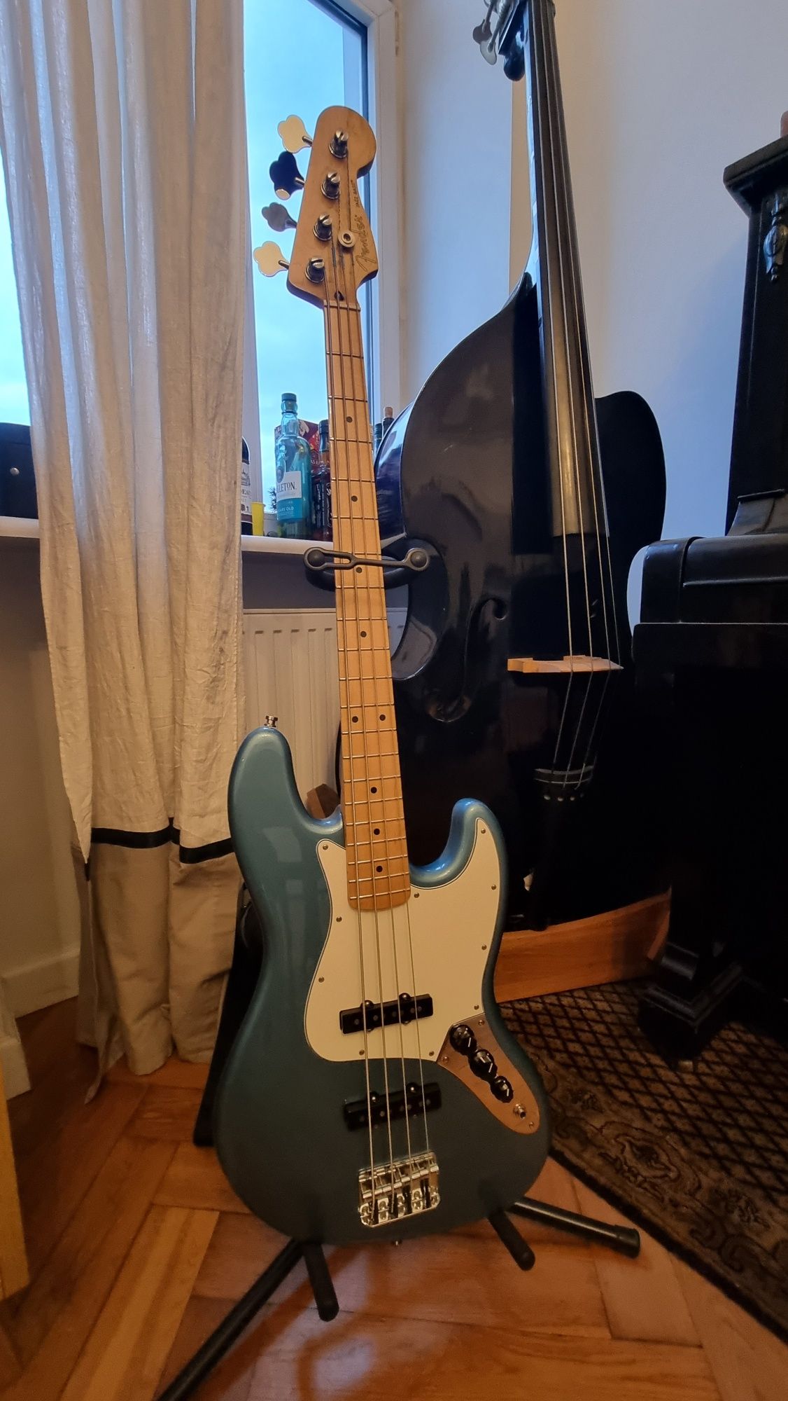 Gitara basowa Fender Jazz Bass Player