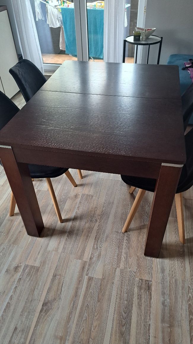 Sprzedam stół do salonu