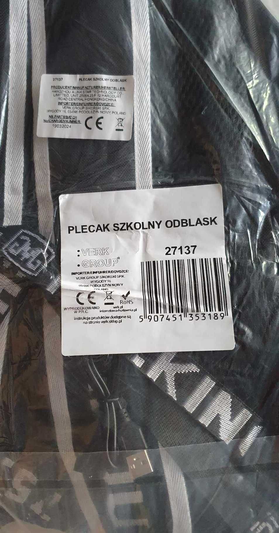 Modny szkolny plecak odblaskowy z USB