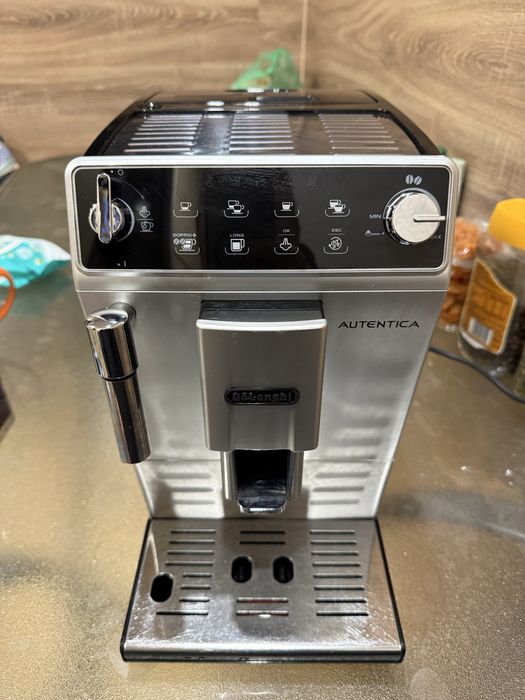 Кавомашина Delonghi Autentica сенсорна