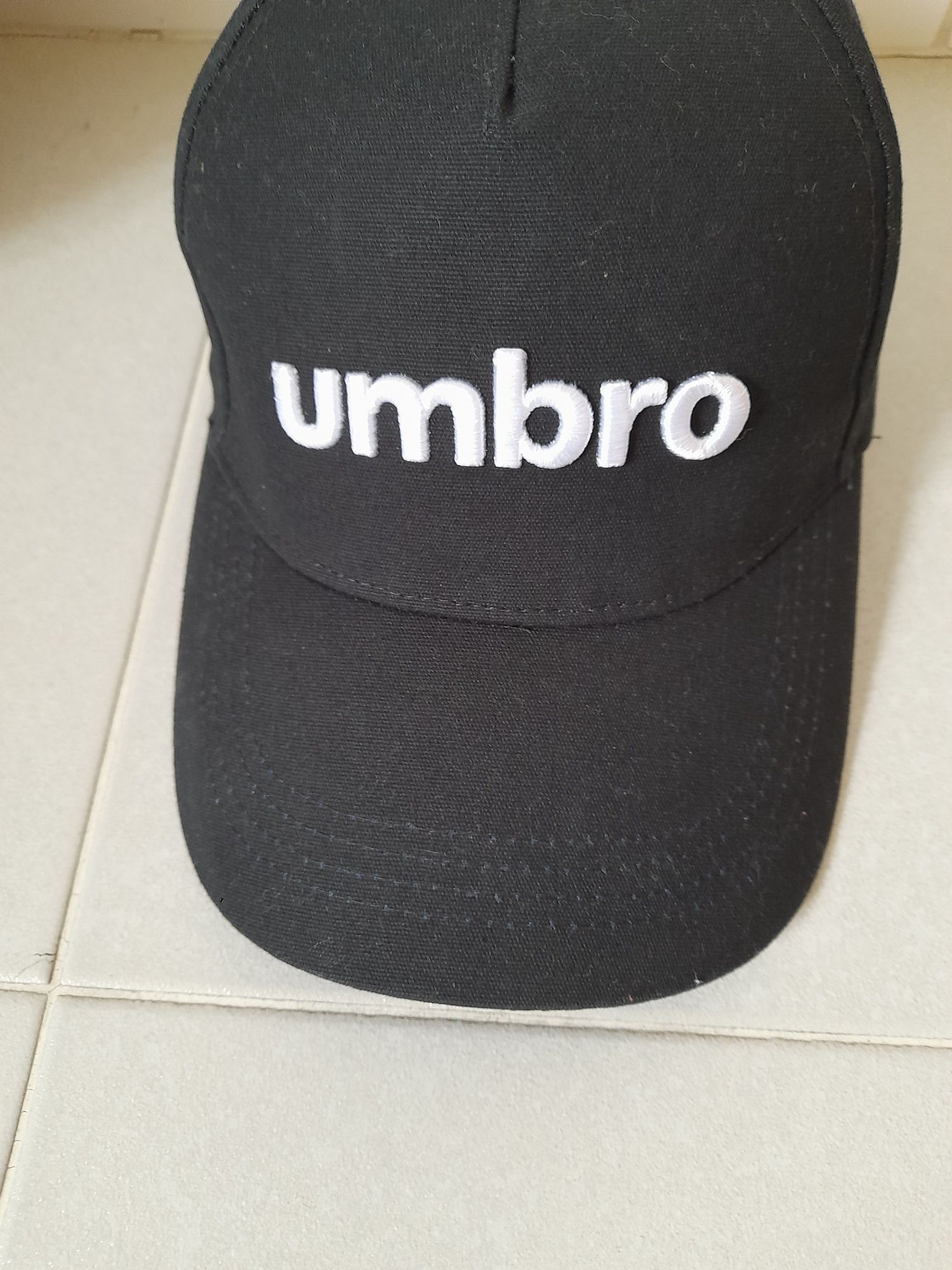 Chapéu Umbro Novo