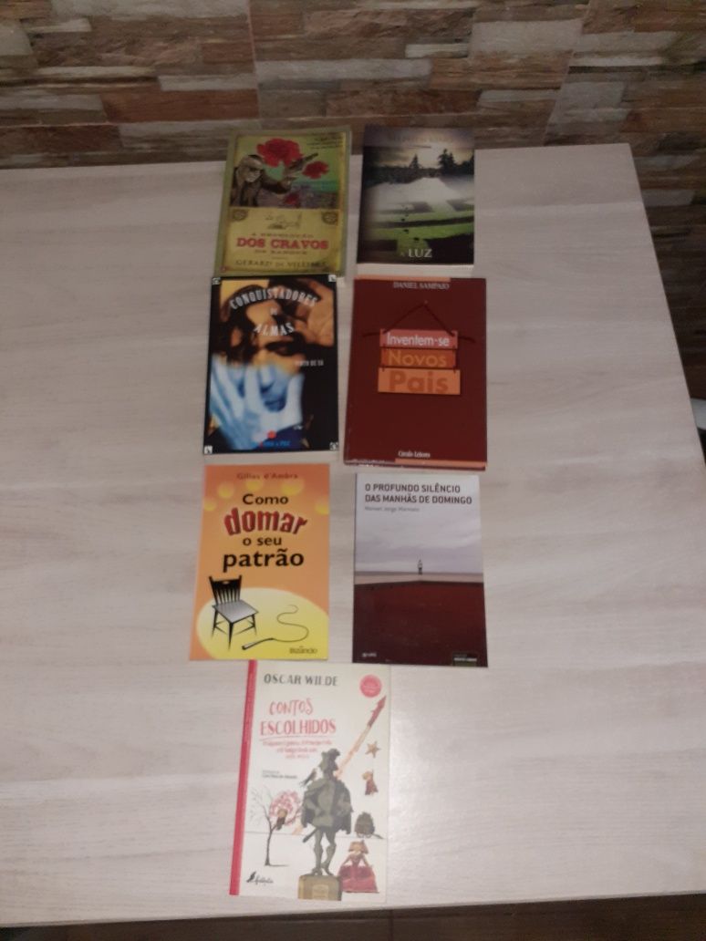 Livros da autora Mary Jane Clark, Dan Brown e outros