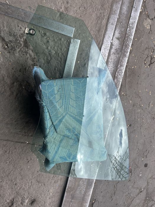 Стекло переднее левое megane 3