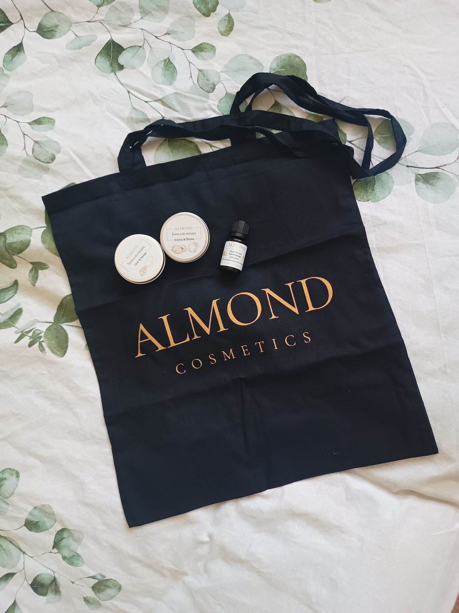 Zestaw almond cosmetics do masażu, świece, olejek, torba