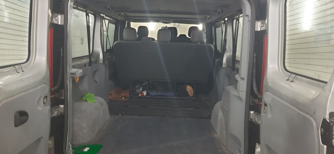 Продам Opel Vivaro 8+1