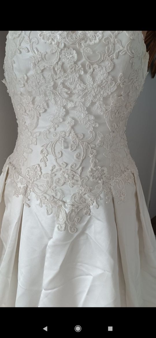 Vestido de noiva  com cauda