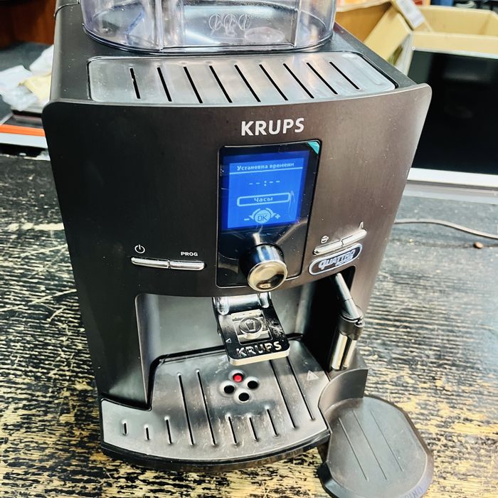 Krups EA829 стан нової кавомашини , з гарантією