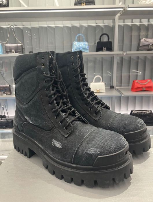 Balenciaga Strike Boots Distressed Black черевики