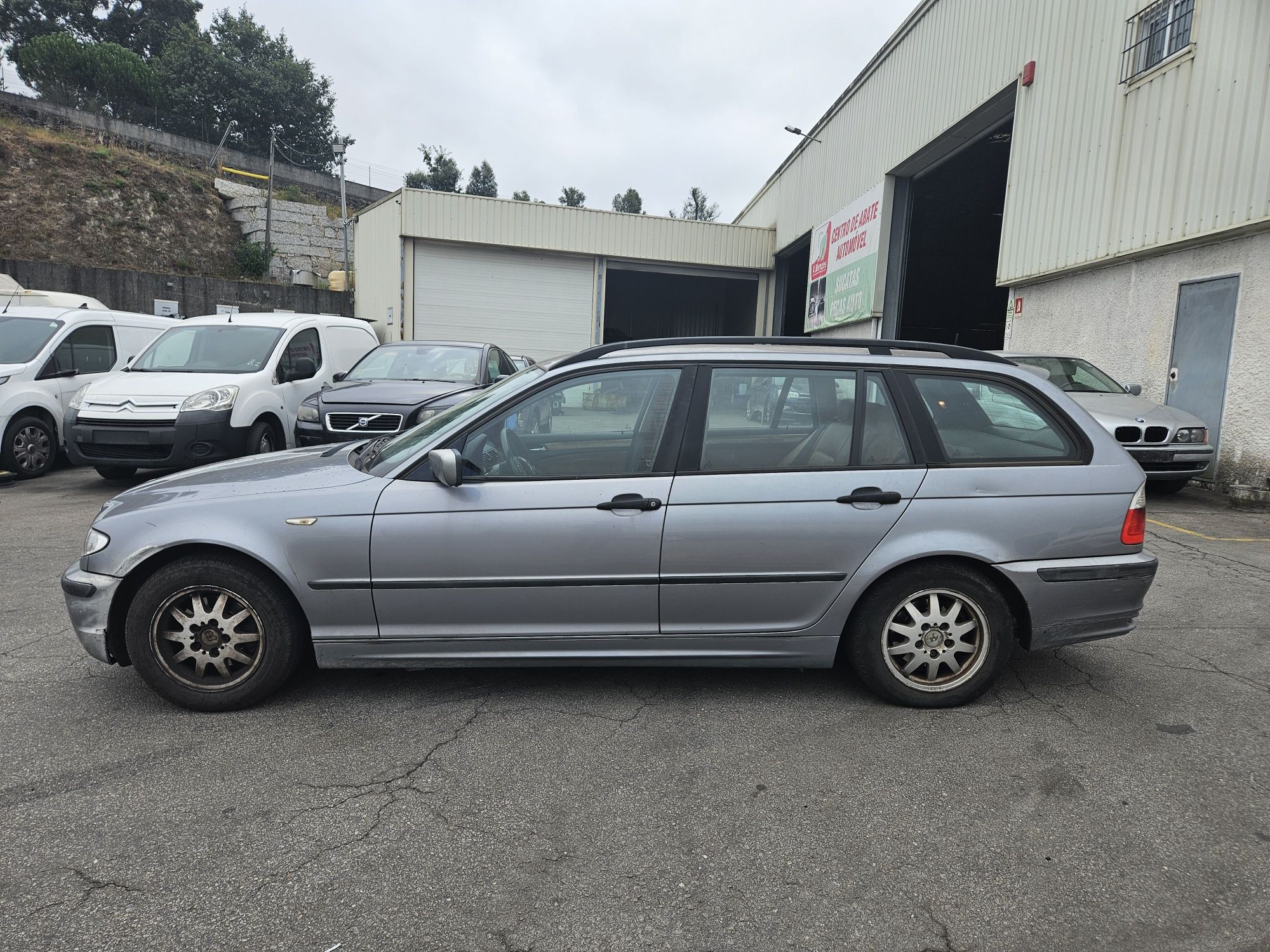 BMW E46 320D Touring de 2004 para peças