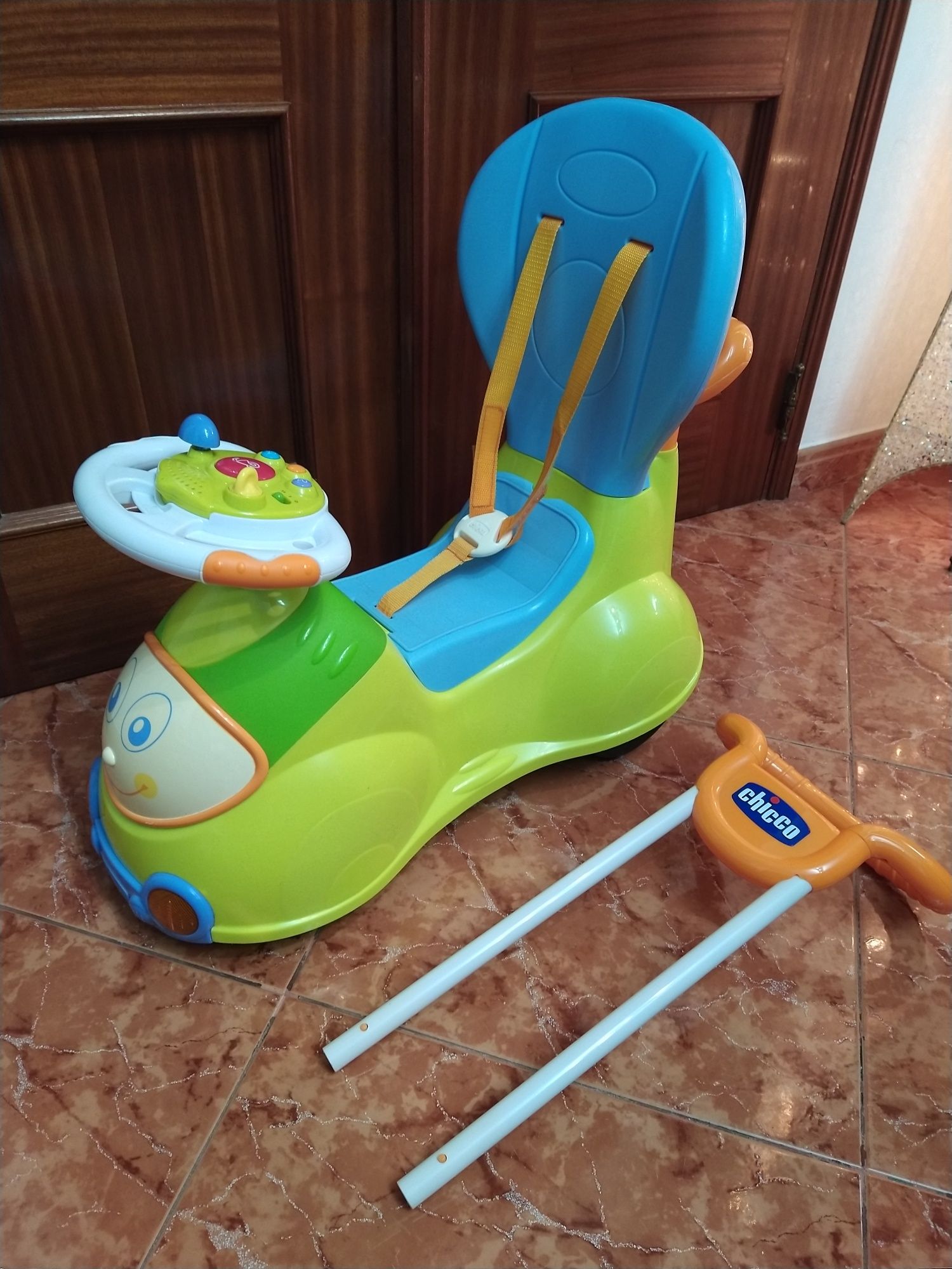 Quattro da Chicco, carrinho triciclo brinquedo bebé