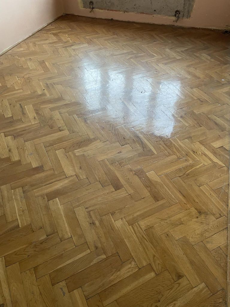Parkiet dębowy,.