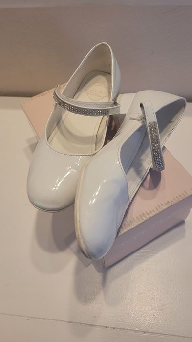 Buty biale lakierowane r. 33