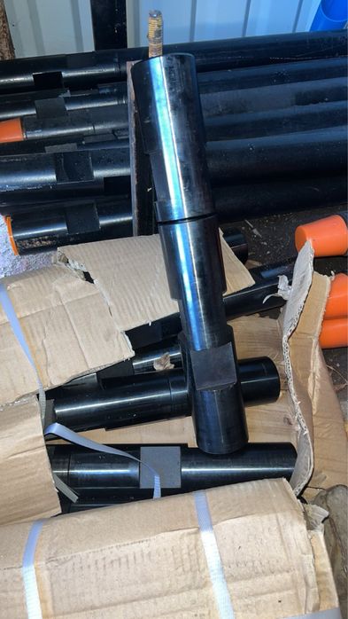 Муфты соединительные для буровых штанг, бурові замки, переходи