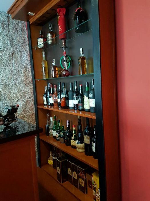 Mobiliário de sala ( bar+aparador+mesa de centro)