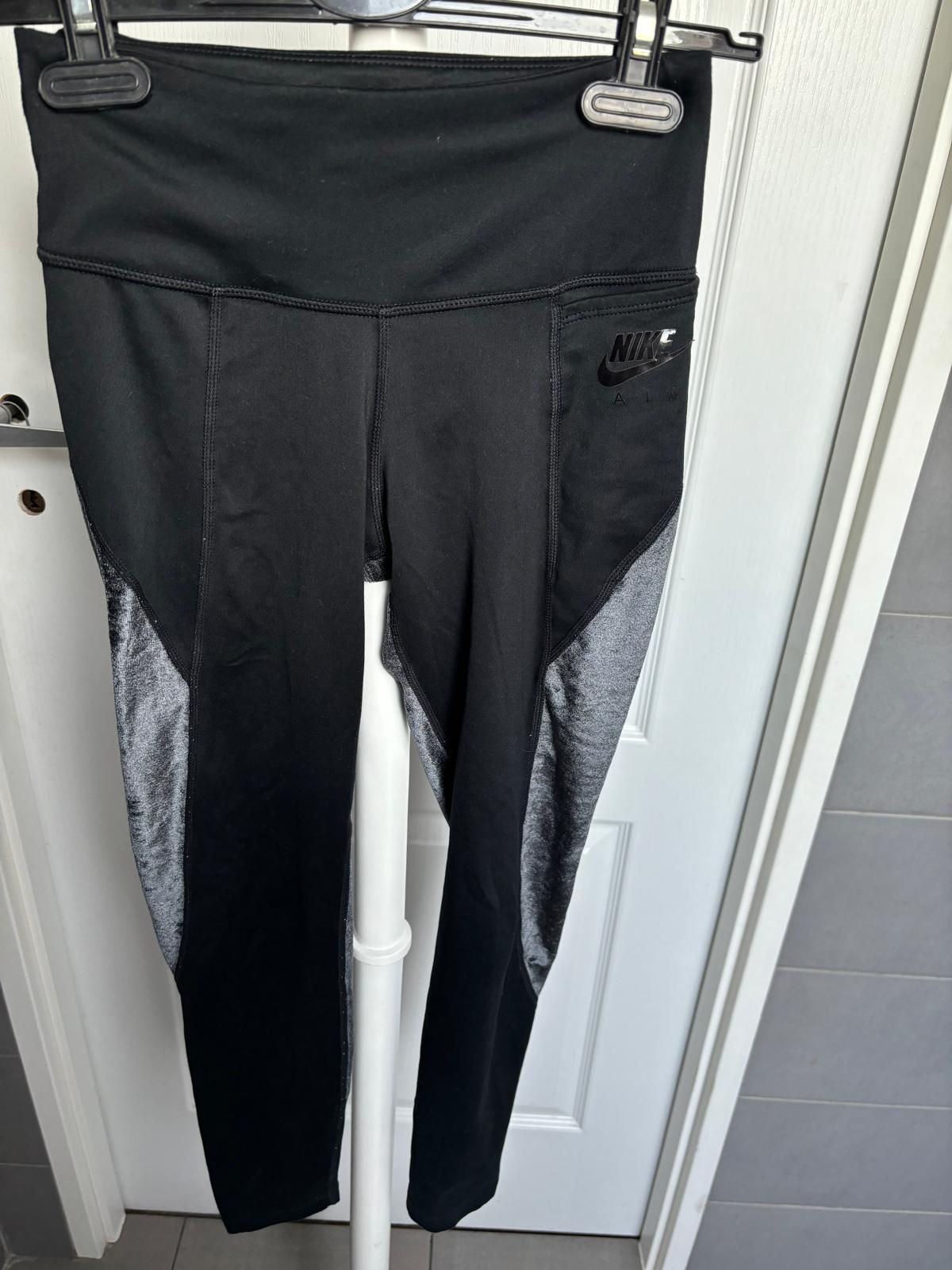 Nike leginsy fitness