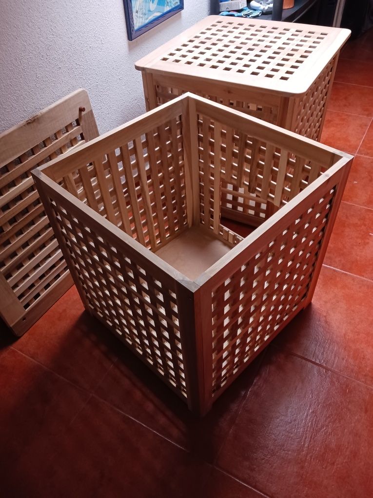 Mesa apoio quadrada madeira (IKEA HOL)