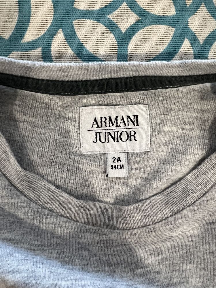 Sweats/Tshirts manga comprida Armani tam 2/3anos