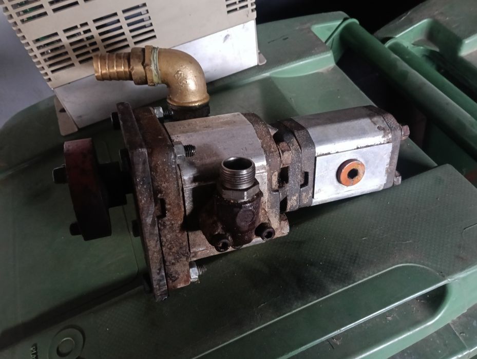 Bomba hidráulica dupla