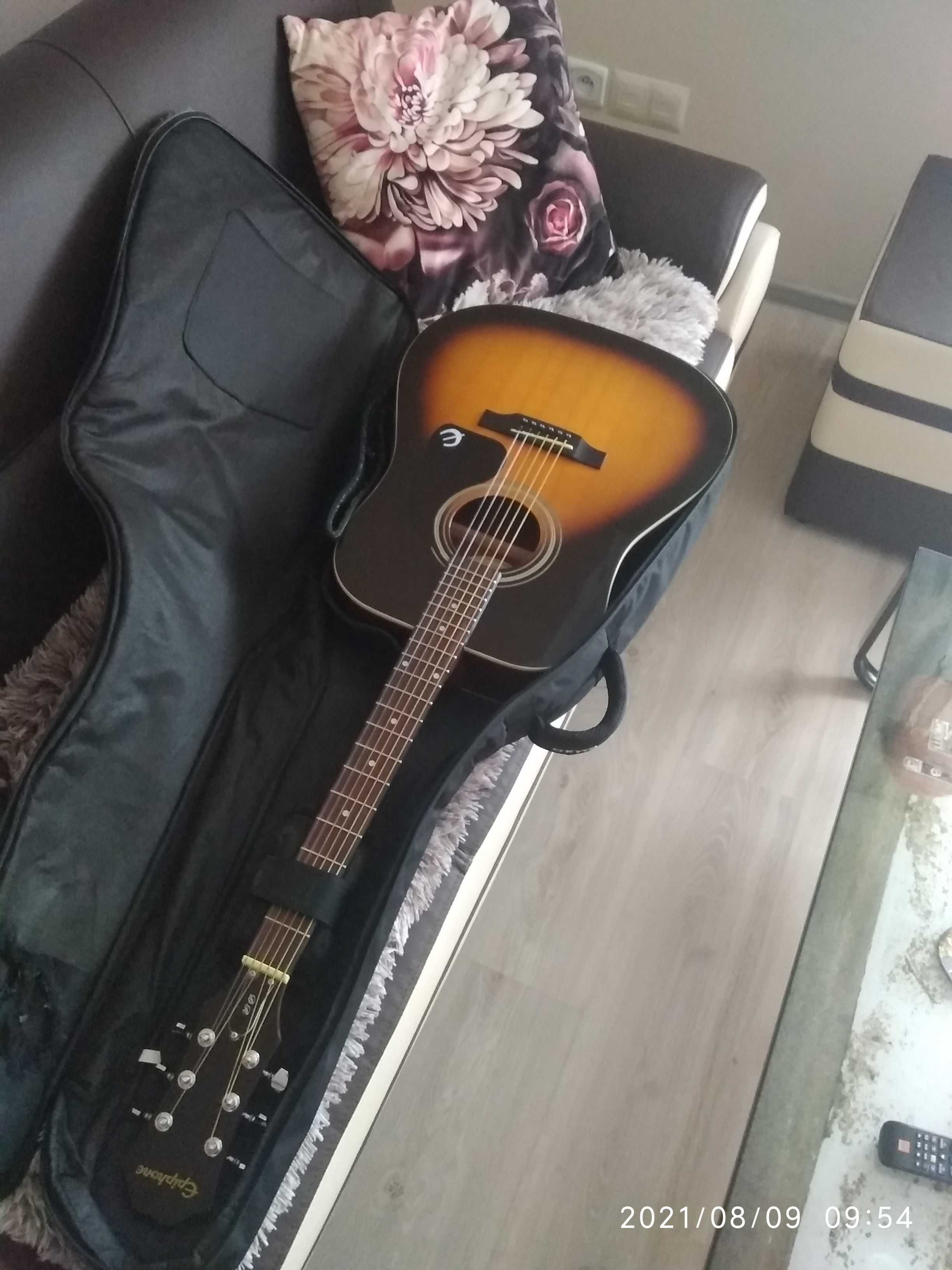 Gitara akustyczna Epiphone z akcesoriami