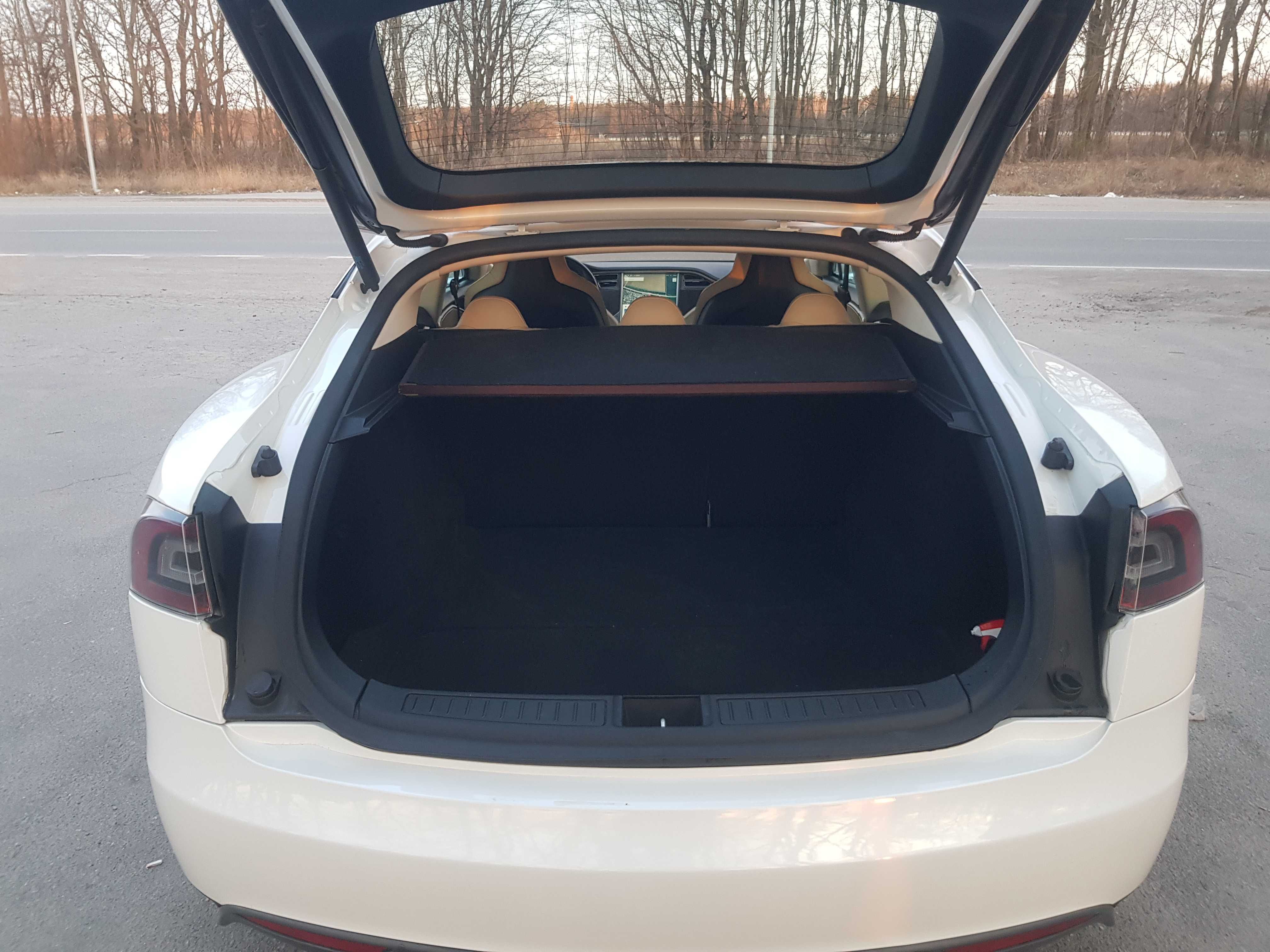 Продам Tesla Model S 85 2013 (intel)
