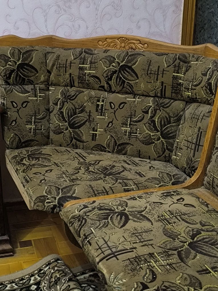 Мягкий уголок на кухню б/у.