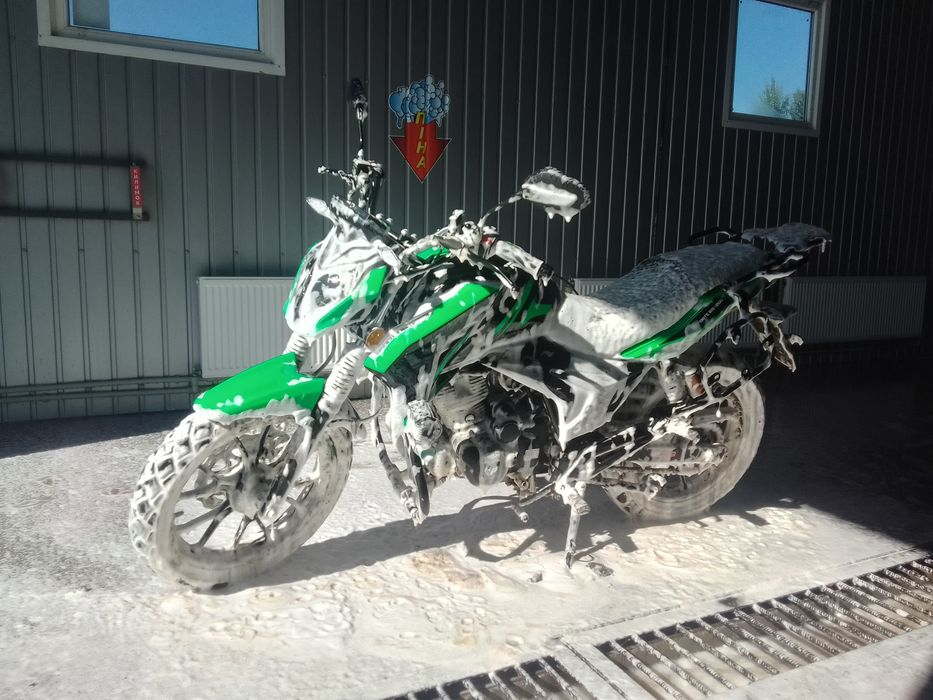 Продам майже новий  Forte BS 200.