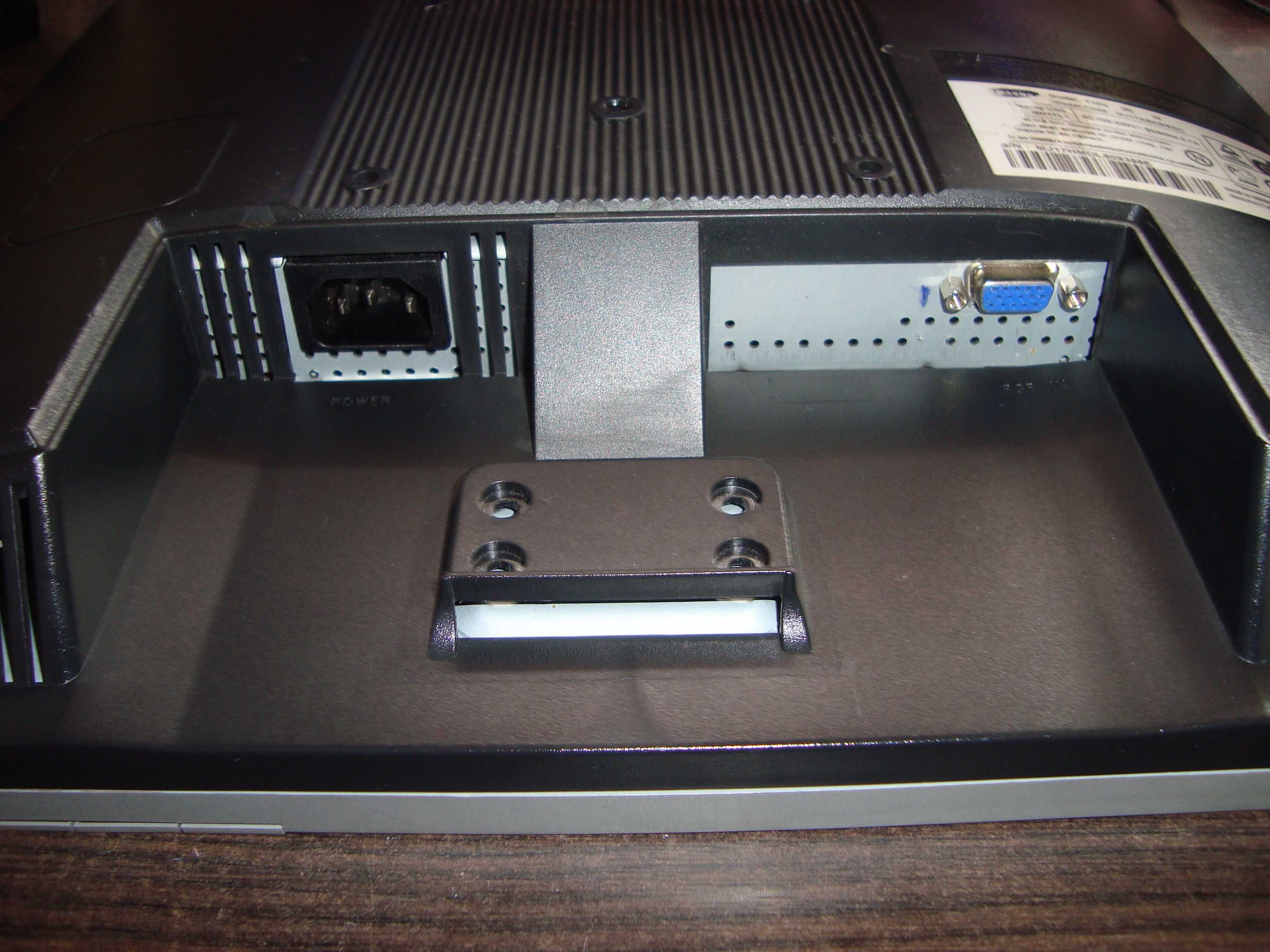 Монитор  17" Samsung SyncMaster 710N, не рабочий.