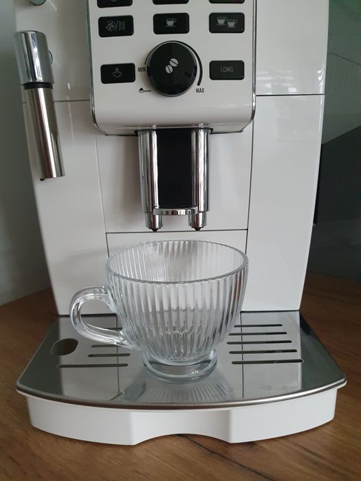 4 nowe filiżanki ryflowane