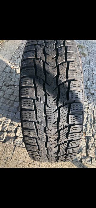 Opony zimowe Nokian 235/65R16c